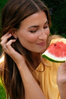 Oorstekers 18krt geelgoud briljantsaffier